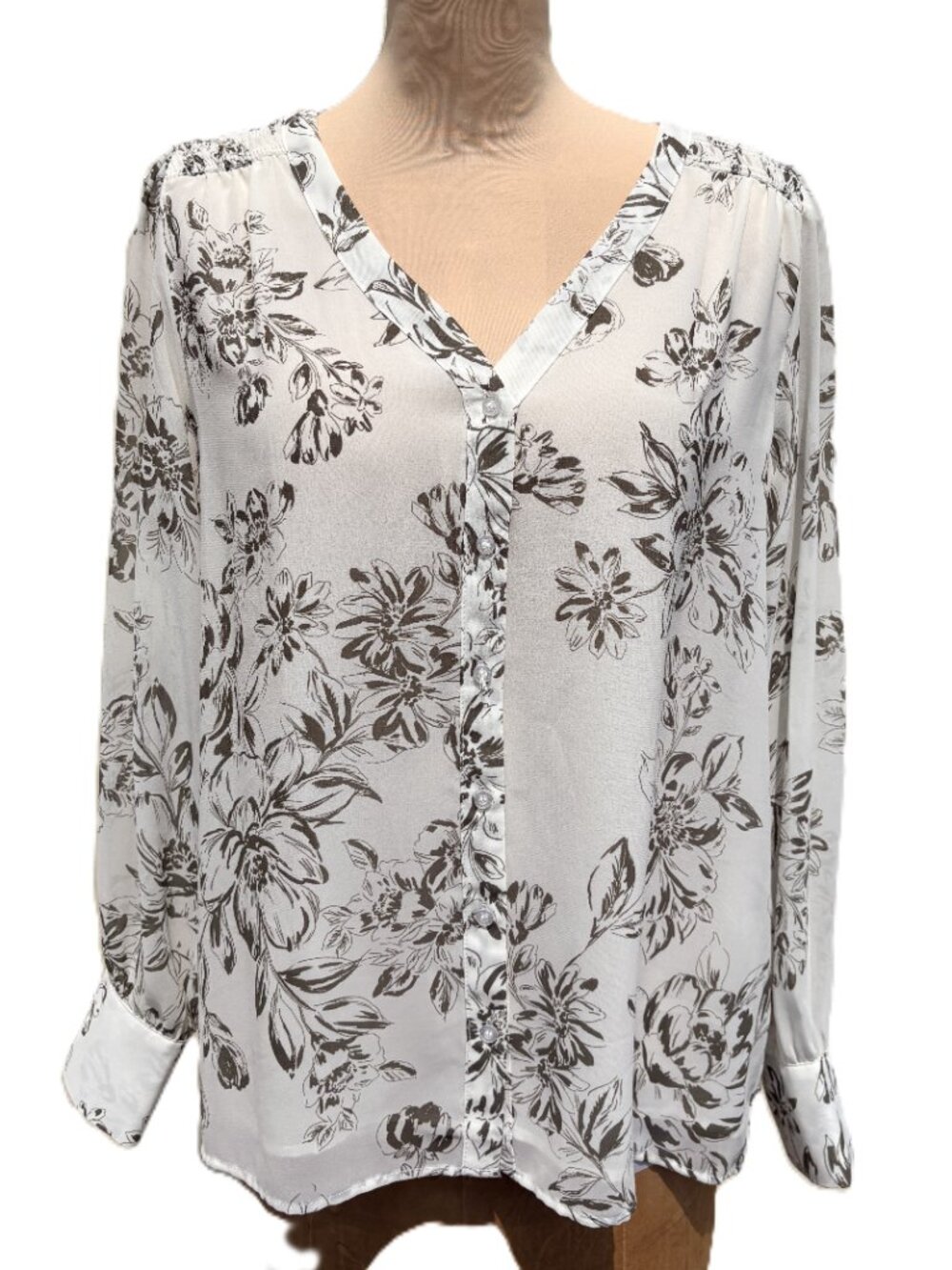 Calvin Klein Women’s Blouse Size Large White Black Floral V-Neck Button Front